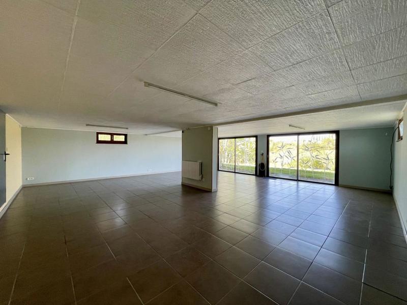 Maison - 228 m² - 8 pièces