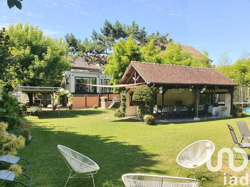 Maison - 205 m² - 7 pièces