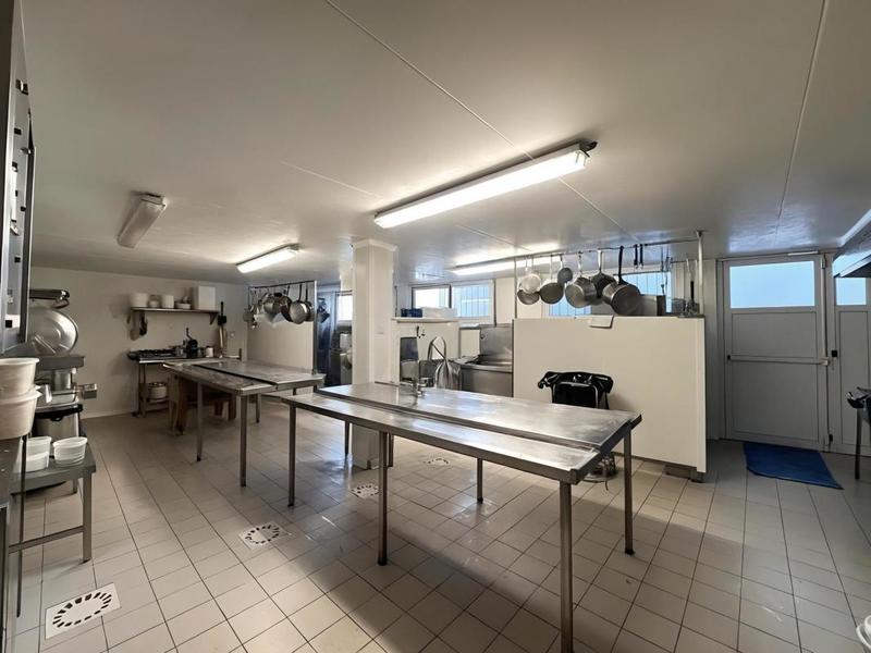 Fonds de commerce - 180 m²