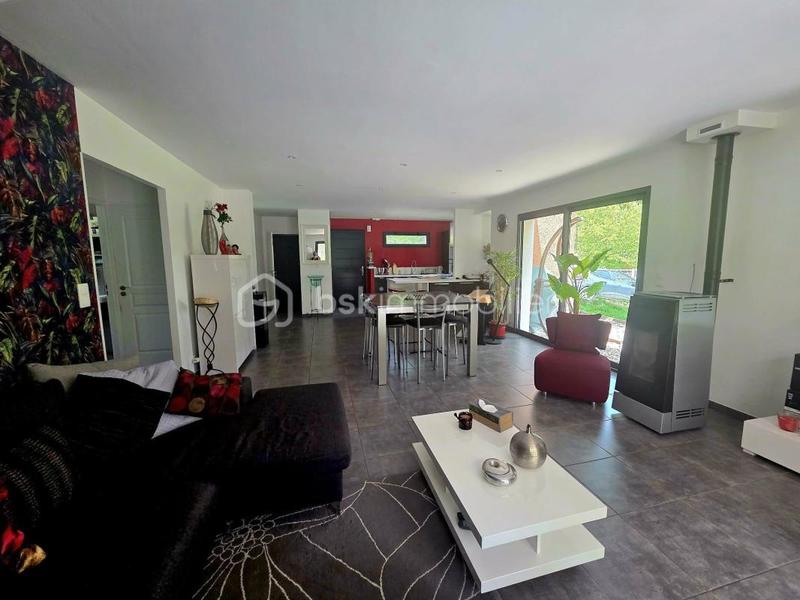 Maison - 102 m² - 5 pièces