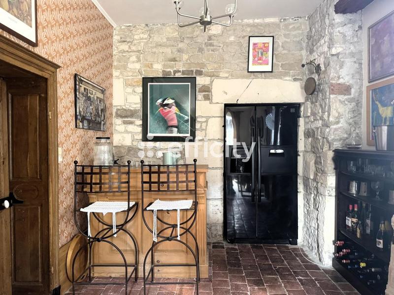 Maison - 250 m² - 11 pièces