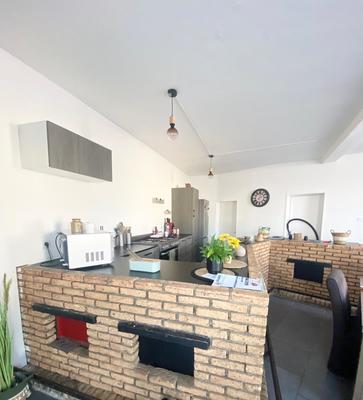 Maison - 168 m² - 9 pièces