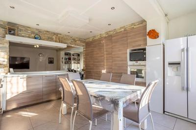 Appartement - 196 m² - 6 pièces