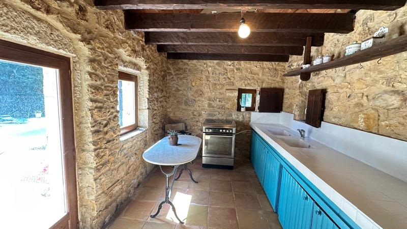 Maison - 222 m² - 5 pièces