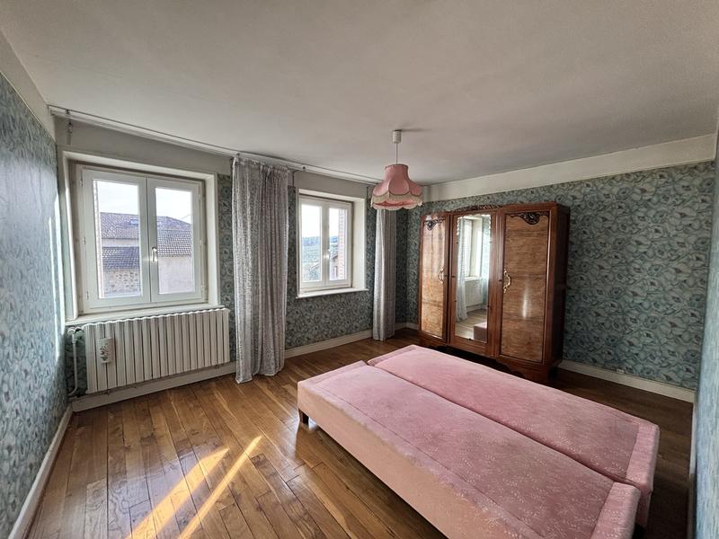 Maison - 180 m² - 9 pièces