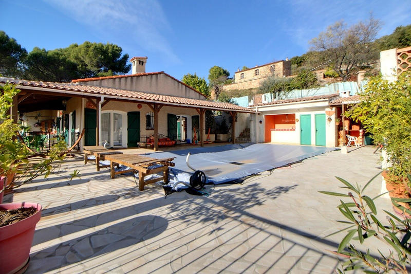 Maison - 220 m² - 6 pièces