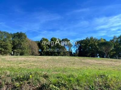 Terrain constructible - 4 800 m²