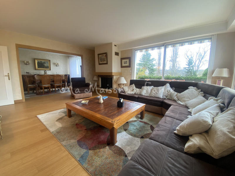 Maison - 200 m² - 7 pièces