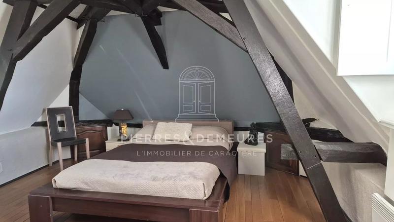 Maison - 438 m² - 16 pièces