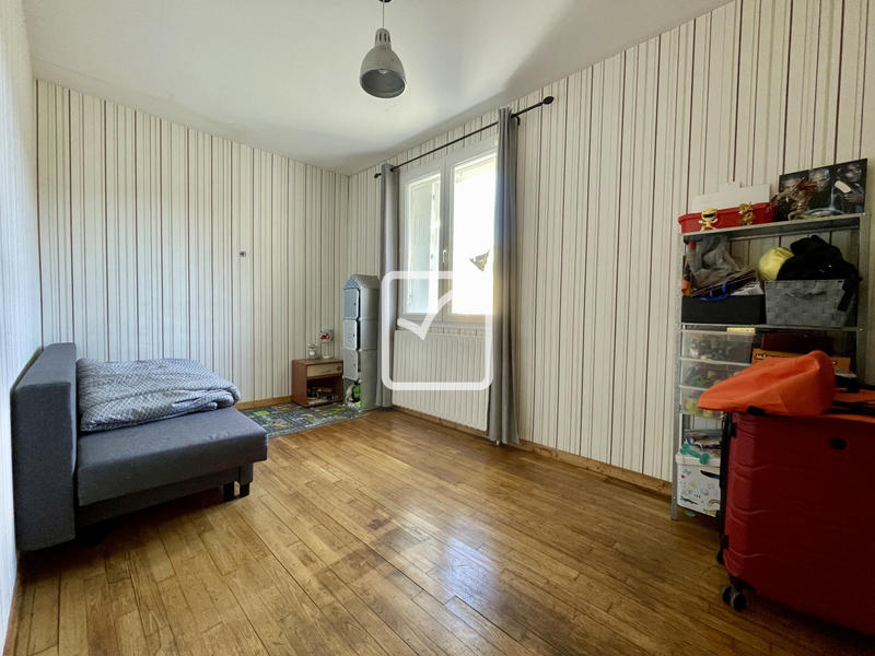 Maison - 285 m² - 10 pièces