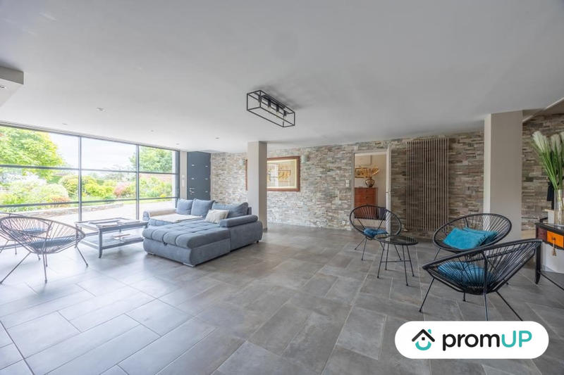 Maison - 286 m² - 7 pièces