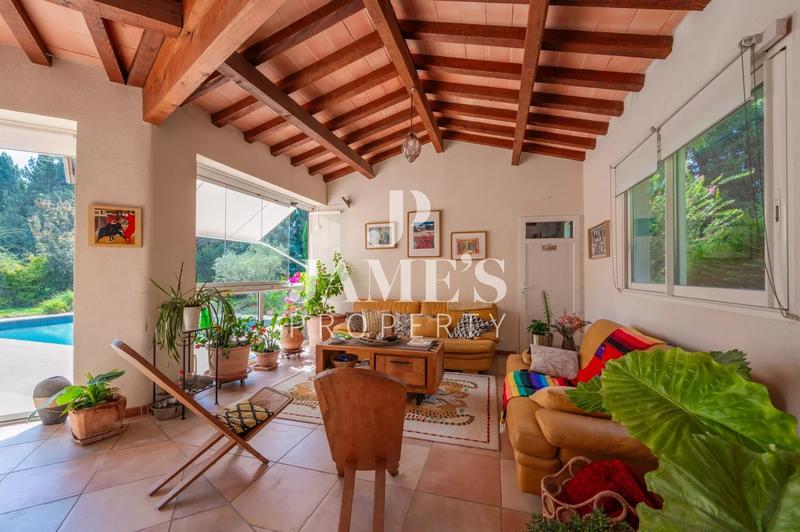 Maison - 198 m² - 5 pièces