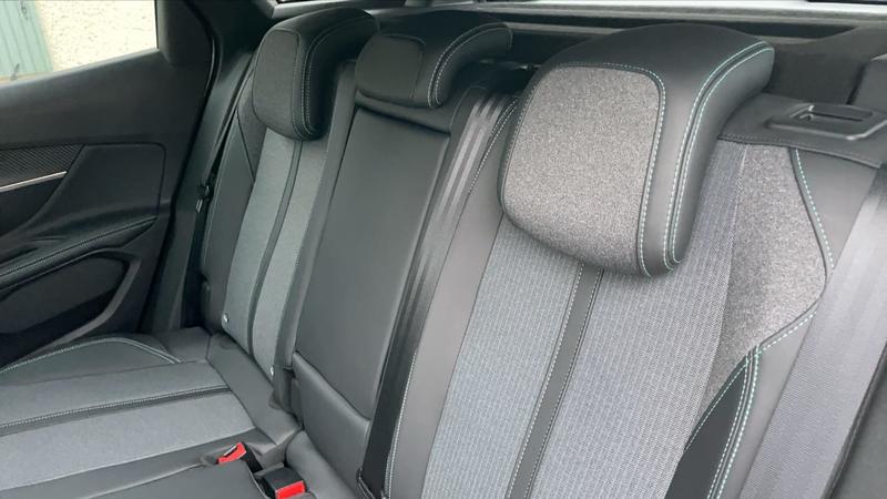 Peugeot 3008 II 1.5 BlueHDi 130 Eat8 Allure Pack