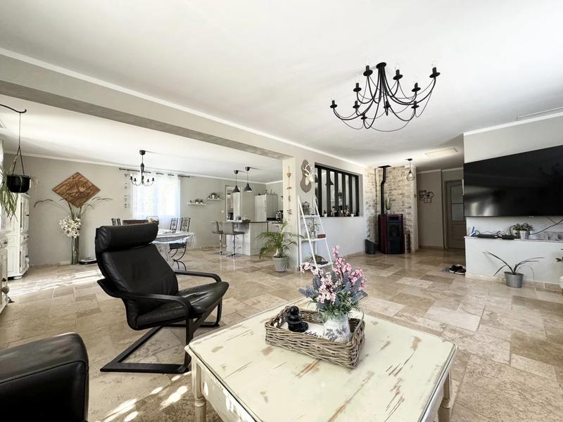 Propriété - 270 m² - 10 pièces