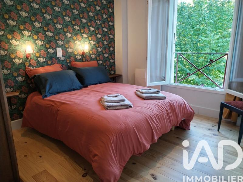 Maison - 207 m² - 12 pièces