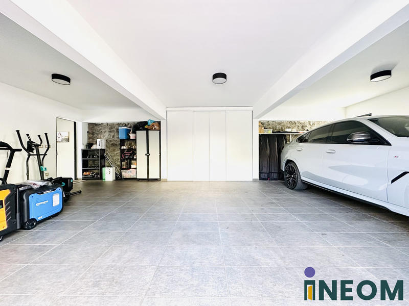 Villa - 250 m² - 8 pièces