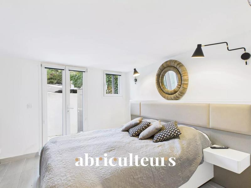 Maison - 227 m² - 7 pièces