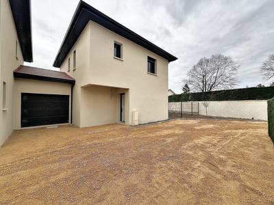 Maison - 96 m² - 4 pièces