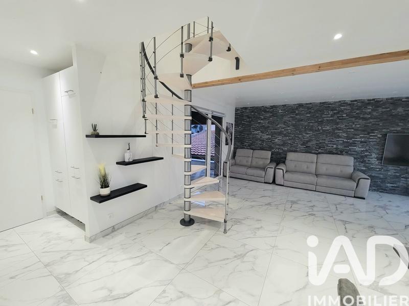 Maison - 96 m² - 4 pièces