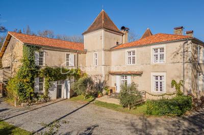 Château - 880 m² - 16 pièces