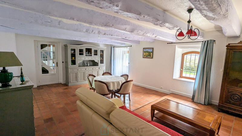 Maison - 200 m² - 7 pièces