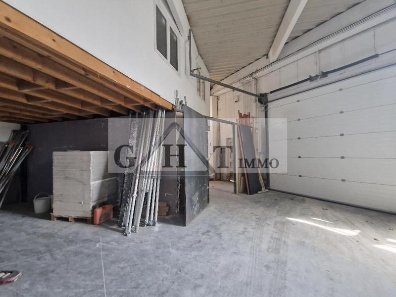Entrepôt - 580 m²