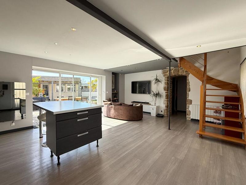 Maison - 105 m² - 5 pièces