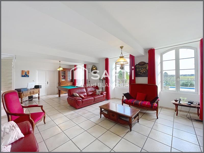 Maison - 294 m² - 9 pièces