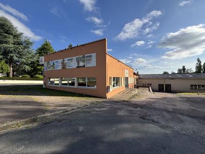 Local commercial - 2 174 m²