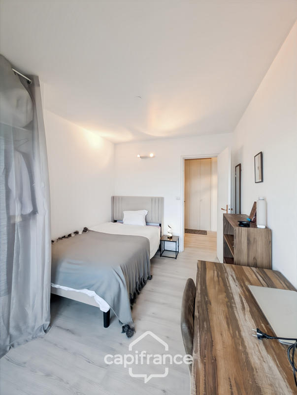 Appartement - 80 m² - 5 pièces