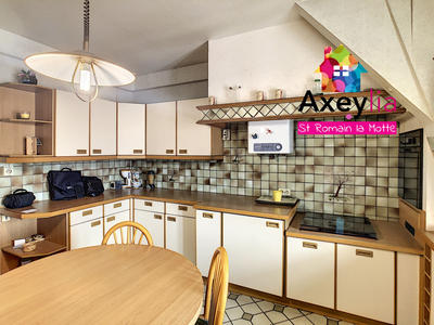 Appartement - 200 m² - 6 pièces