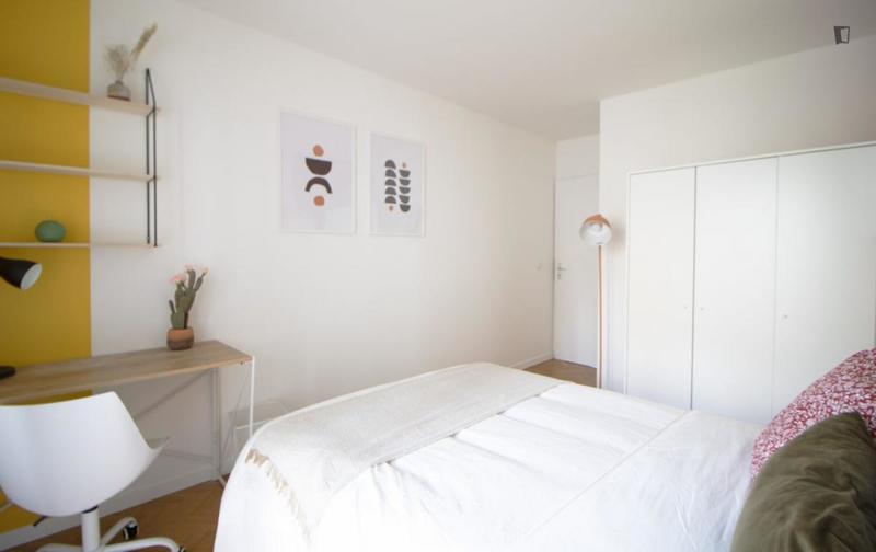 Chambre - 11 m² - 4 pièces
