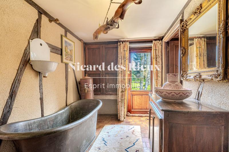 Maison - 317 m² - 11 pièces