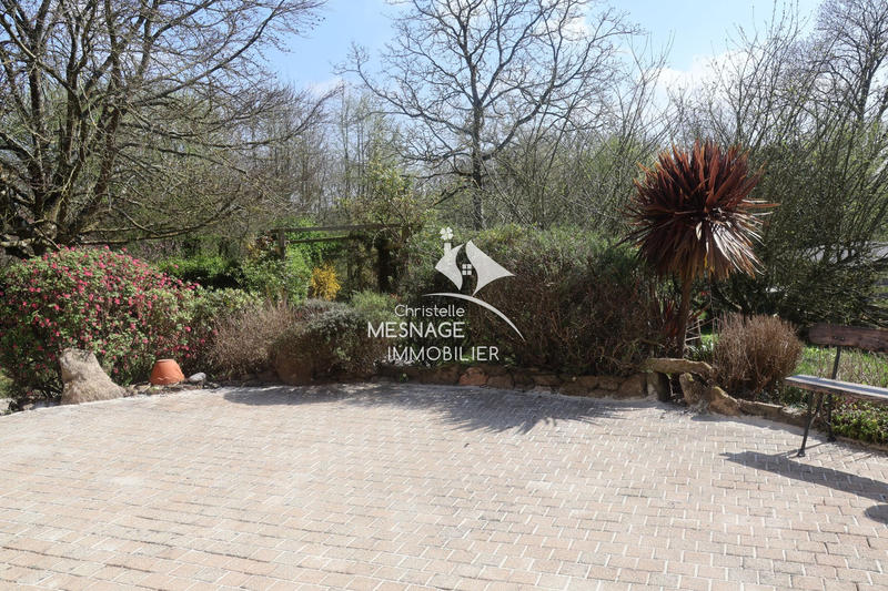 Maison contemporaine - 211 m² - 8 pièces