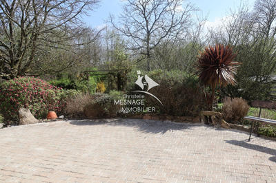 Maison contemporaine - 211 m² - 8 pièces