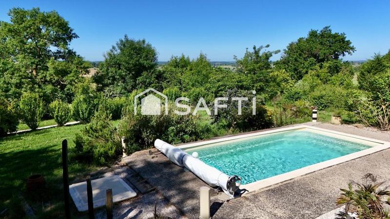 Maison - 210 m² - 10 pièces