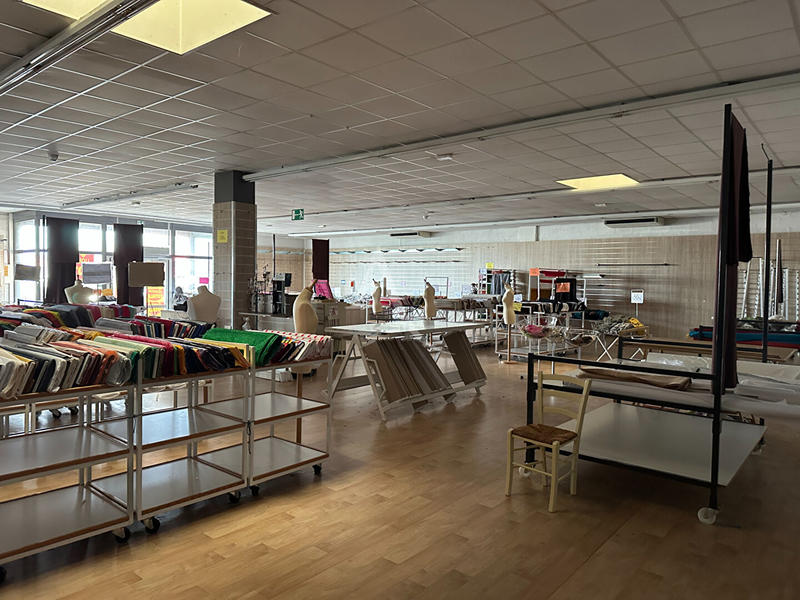 Local commercial - 666 m²