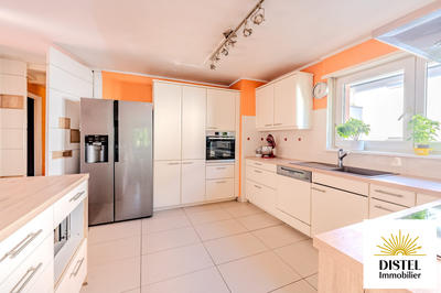 Maison - 241 m² - 8 pièces