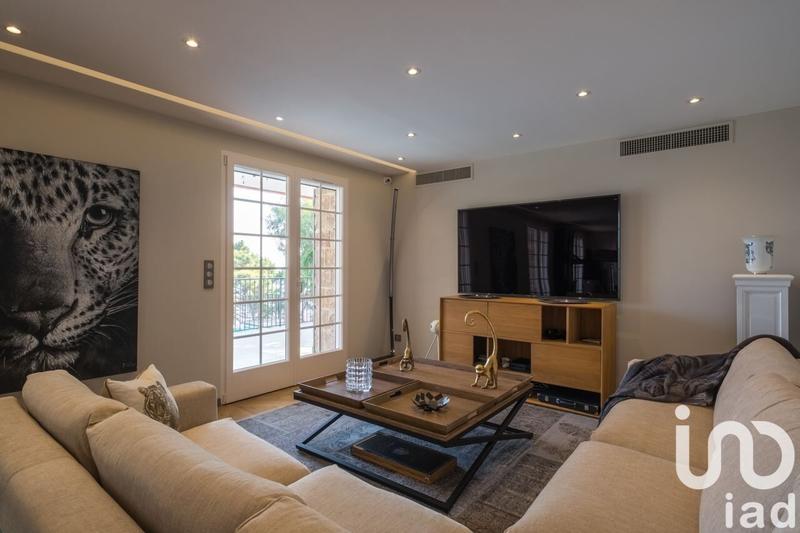 Maison - 175 m² - 9 pièces