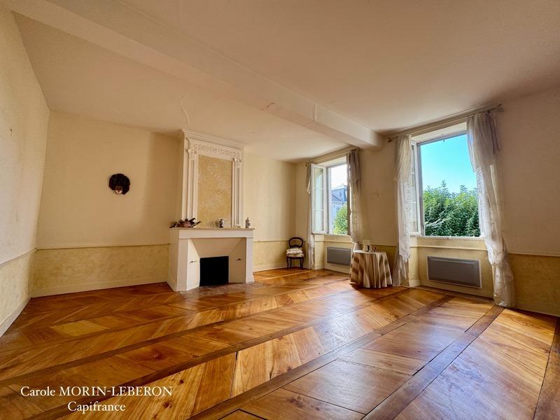 Maison de ville - 320 m² - 13 pièces