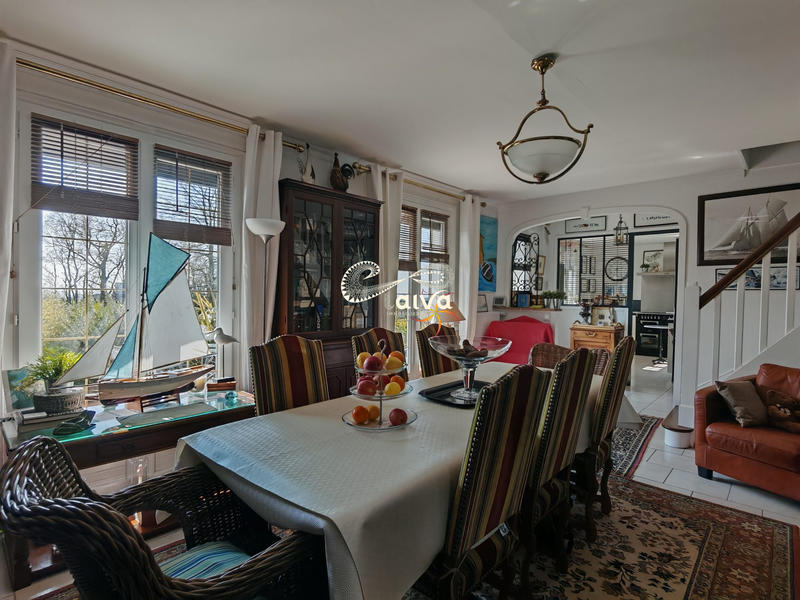 Maison traditionnelle - 120 m² - 6 pièces