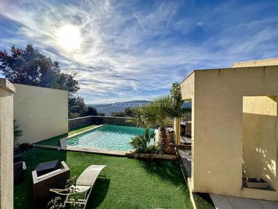 Maison - 197 m² - 5 pièces