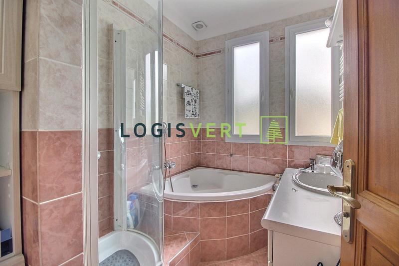 Maison - 159 m² - 7 pièces