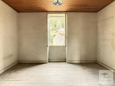 Maison - 180 m² - 8 pièces