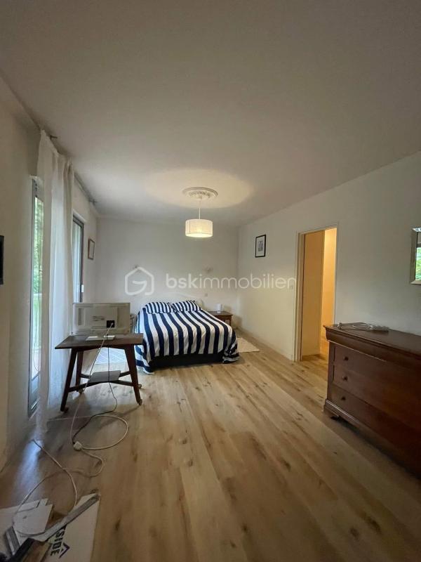 Appartement - 94 m² - 5 pièces