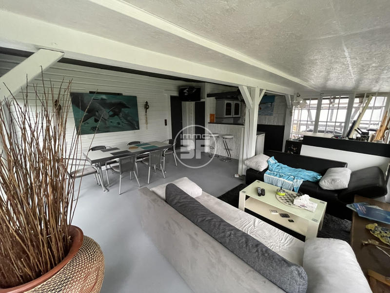 Maison - 200 m² - 6 pièces