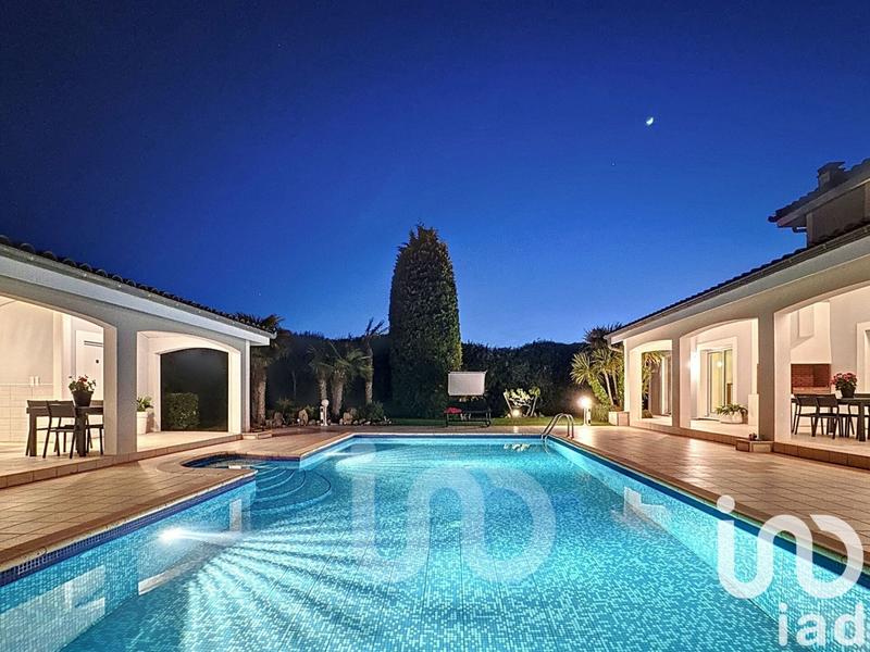 Maison - 285 m² - 7 pièces