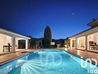 Maison - 285 m² - 7 pièces