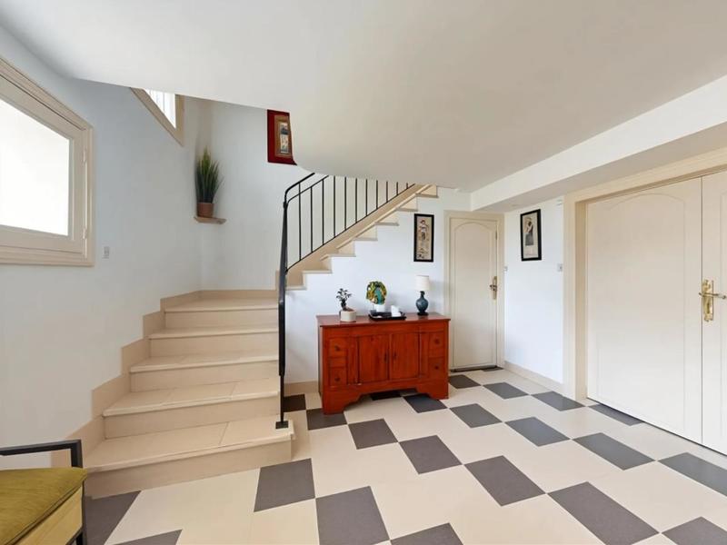 Maison - 178 m² - 6 pièces