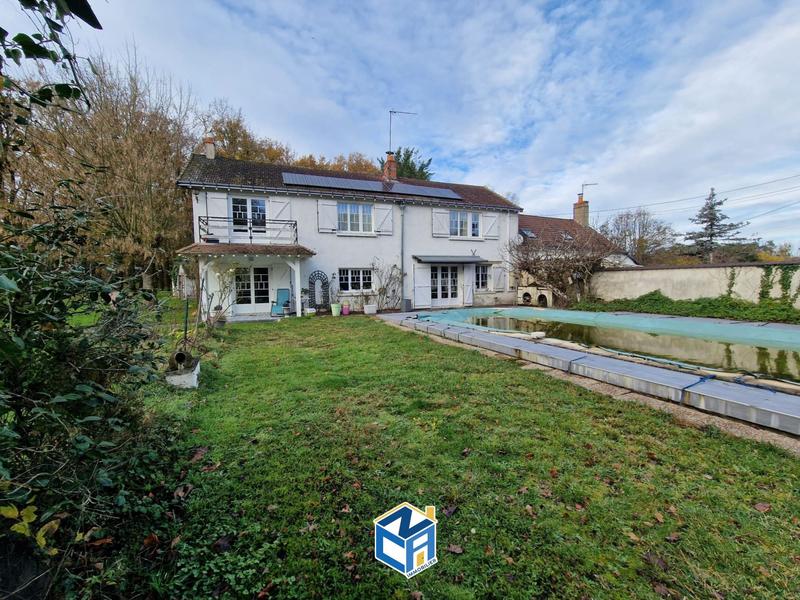 Maison ancienne - 212 m² - 6 pièces